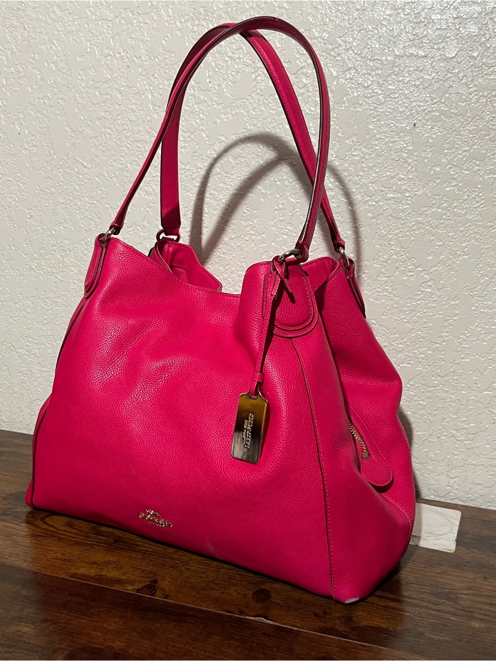Beautiful Coach Hot Pink Pebbled Leather Shoulder Bag